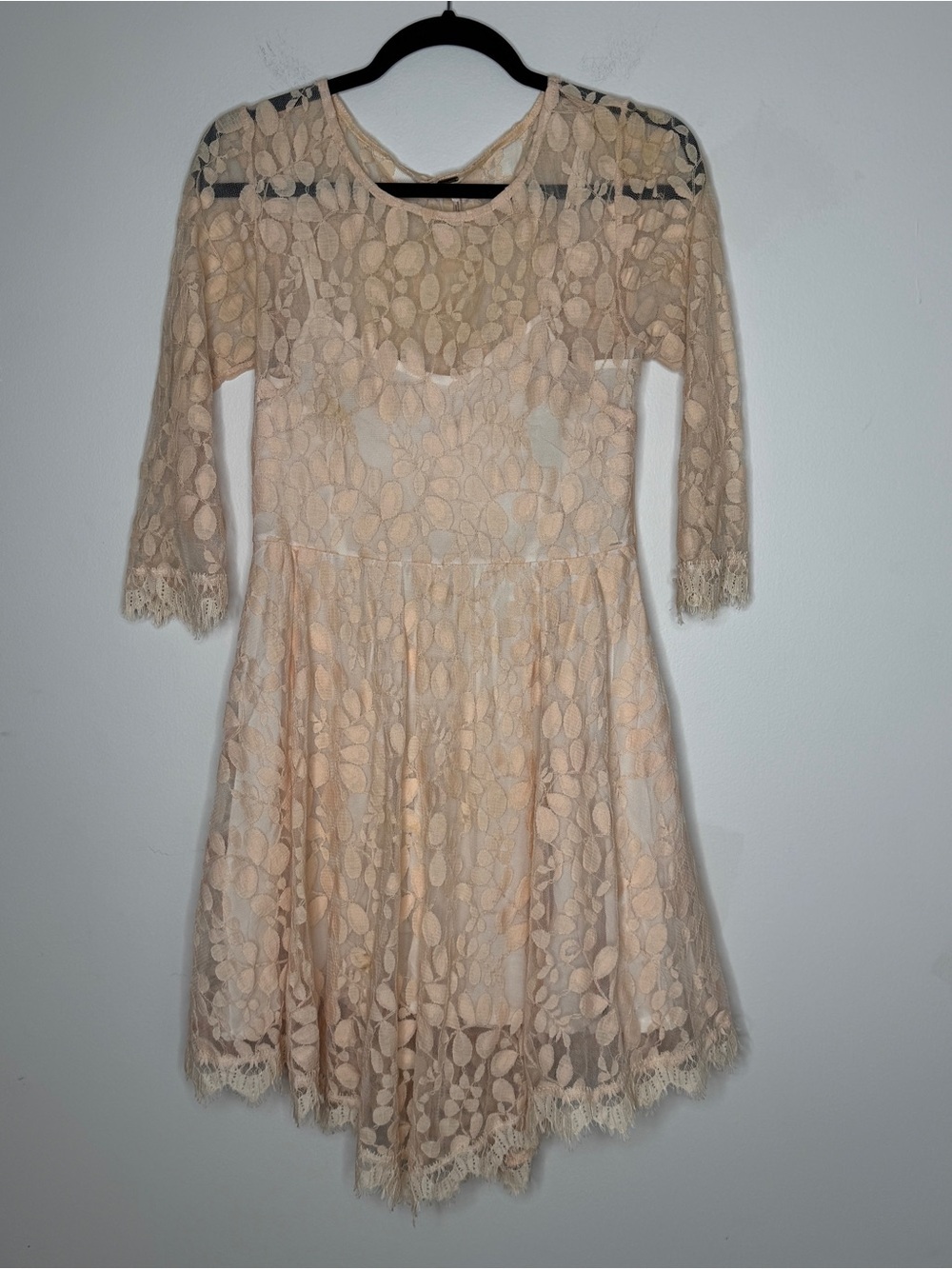 Free People Lace Scalloped Trim Mini Dress Soft Creamy Nude Peach Size 4 - Picture 3 of 5